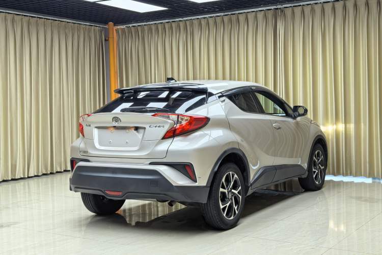 Used Toyota C-HR 2020 2.0L Leading Edition Exterior 3