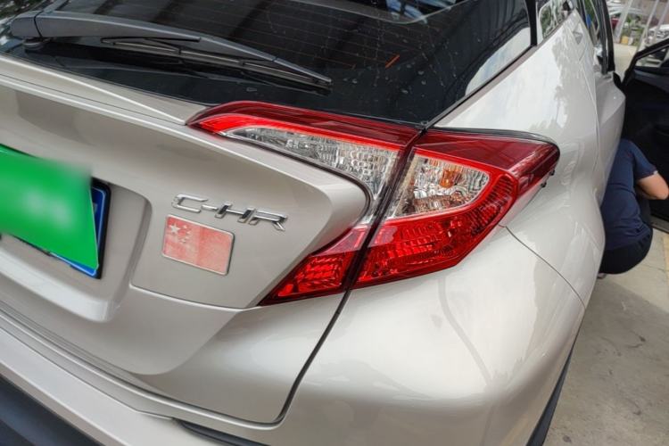 Used Toyota C-HR 2020 2.0L Leading Edition Exterior 3