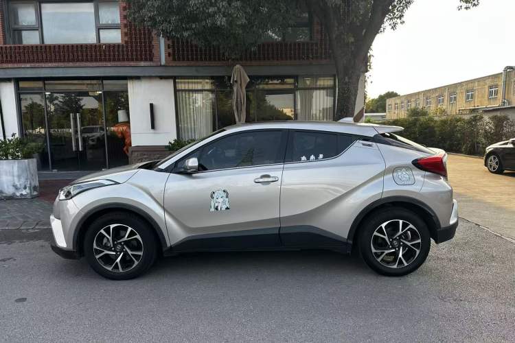 Used Toyota C-HR 2020 2.0L Leading Edition Exterior 3