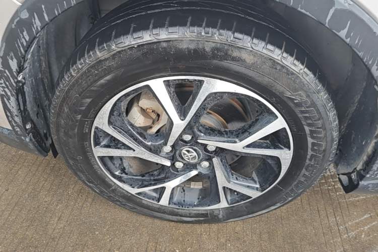 Used Toyota C-HR 2020 2.0L Leading Edition Exterior 4