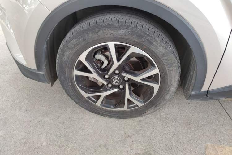 Used Toyota C-HR 2020 2.0L Leading Edition Exterior 4
