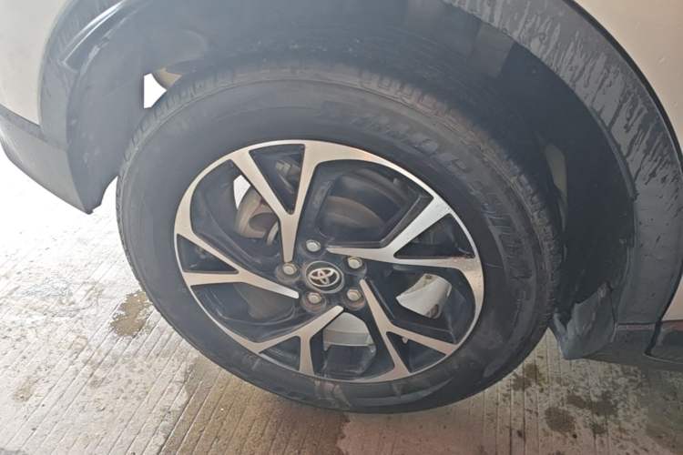 Used Toyota C-HR 2020 2.0L Leading Edition Exterior 5