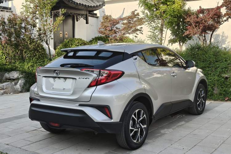 Used Toyota C-HR 2020 2.0L Leading Edition Exterior 5