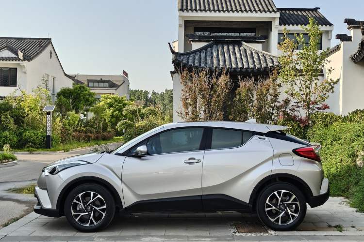 Used Toyota C-HR 2020 2.0L Leading Edition Exterior 6