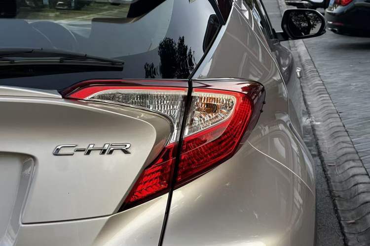 Used Toyota C-HR 2020 2.0L Leading Edition Exterior 6