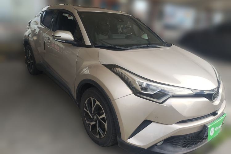 Used Toyota C-HR 2020 2.0L Luxury Edition Front Right 45 Deg