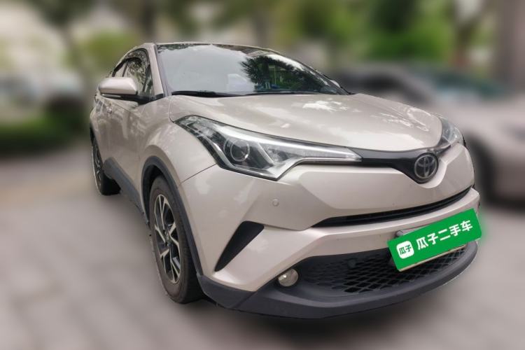 Used Toyota C-HR 2020 2.0L Leading Edition Front Right 45 Deg