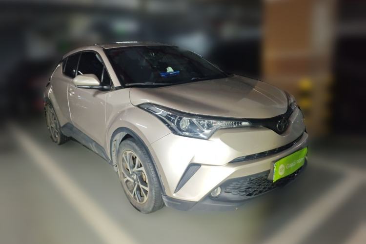 Used Toyota C-HR 2020 2.0L Leading Edition Front Right 45 Deg