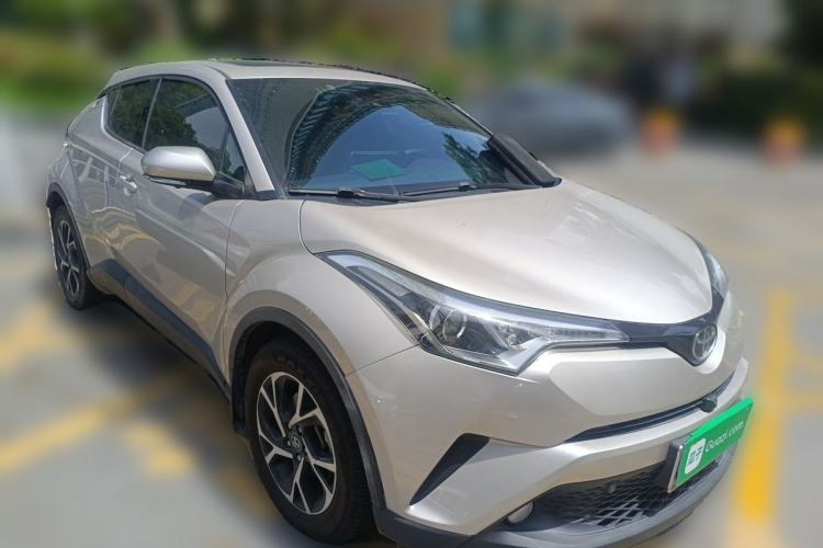 Used Toyota C-HR 2020 2.0L Leading Edition Front Right 45 Deg