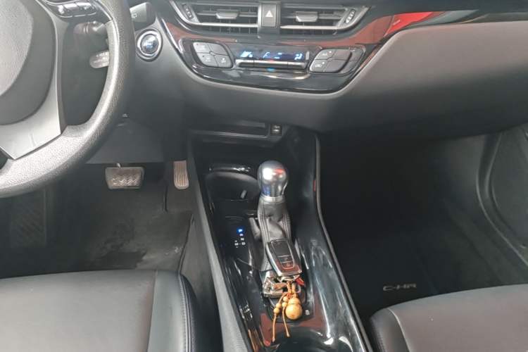 Used Toyota C-HR 2020 2.0L Leading Edition Gear Lever