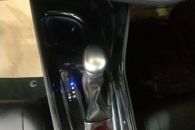 Used Toyota C-HR 2020 2.0L Leading Edition Gear Lever