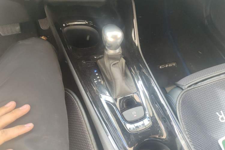 Used Toyota C-HR 2020 2.0L Luxury Edition Gear Lever