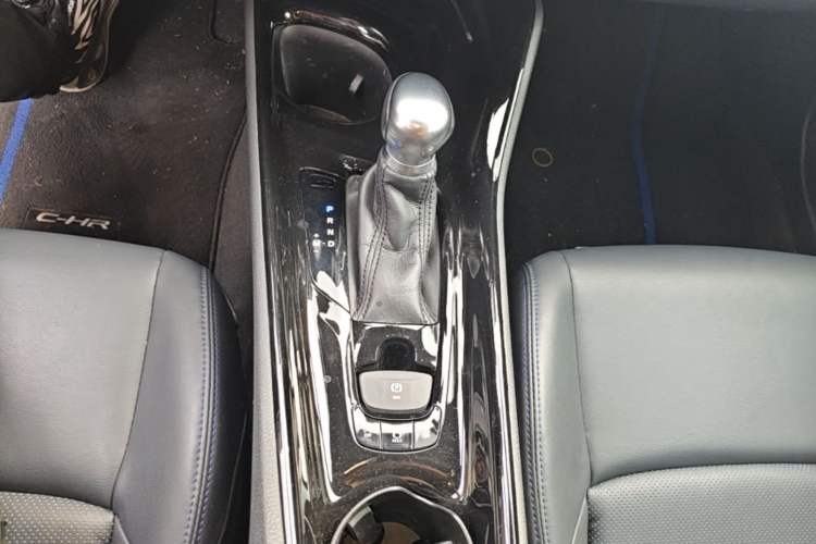Used Toyota C-HR 2020 2.0L Leading Edition Gear Lever