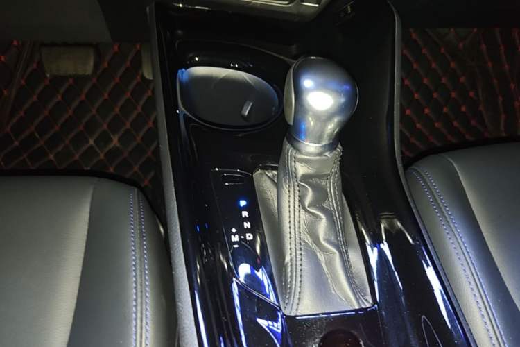 Used Toyota C-HR 2020 2.0L Leading Edition Gear Lever