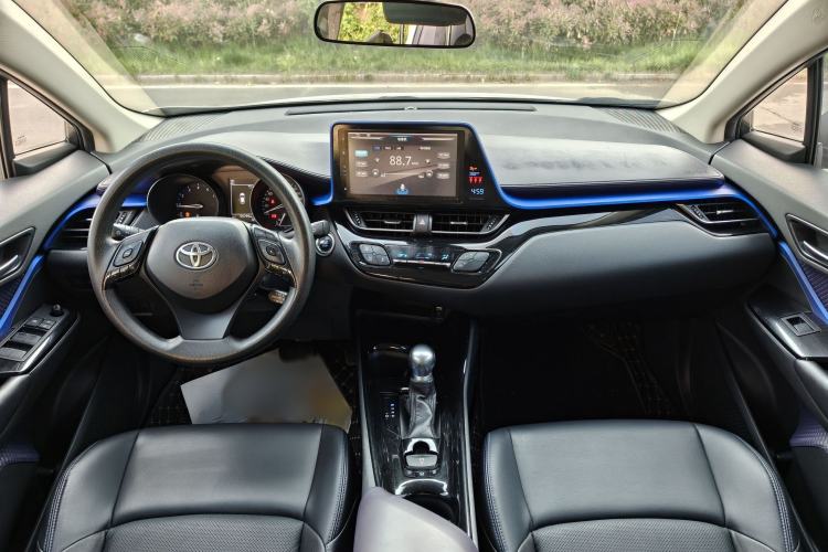 Used Toyota C-HR 2020 2.0L Leading Edition Interior 1