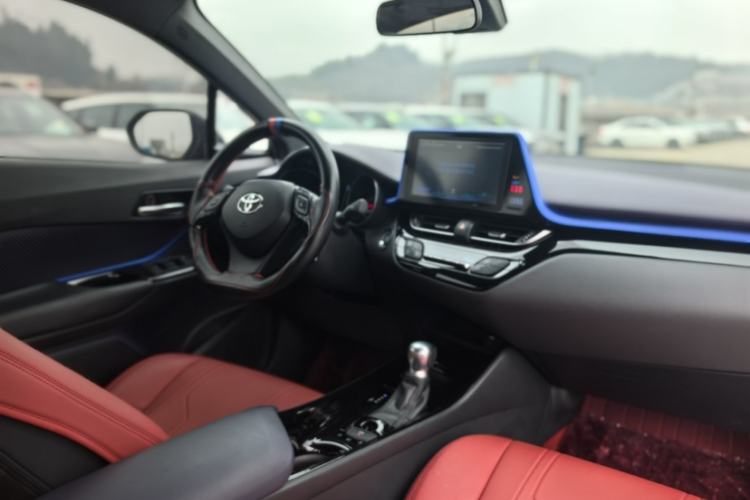 Used Toyota C-HR 2020 2.0L Leading Edition Interior 1