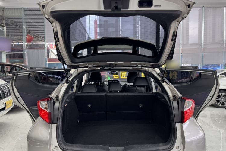 Used Toyota C-HR 2020 2.0L Leading Edition Interior 2