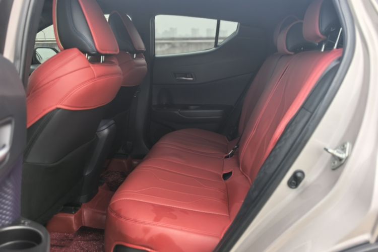 Used Toyota C-HR 2020 2.0L Leading Edition Interior 3