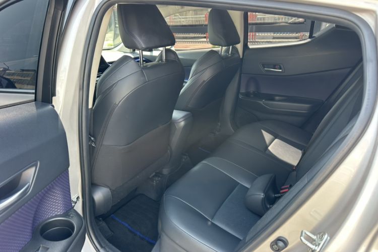 Used Toyota C-HR 2020 2.0L Leading Edition Interior 3