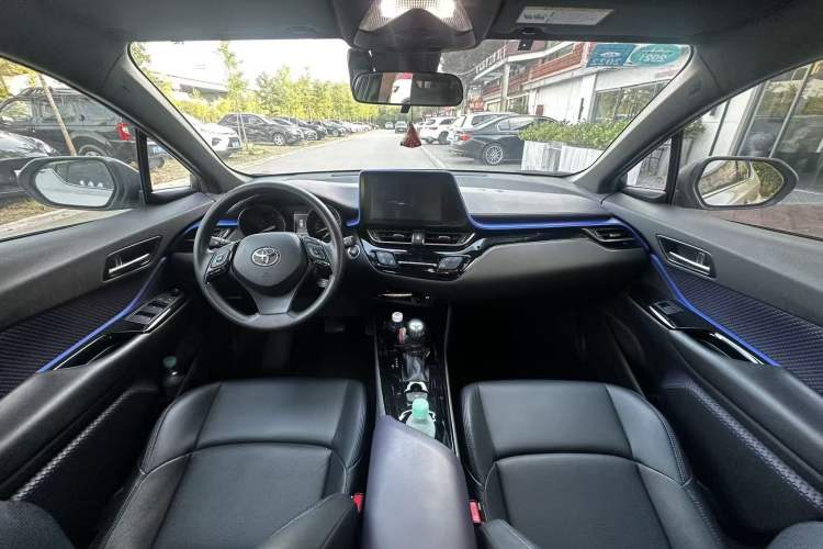 Used Toyota C-HR 2020 2.0L Leading Edition Interior 3