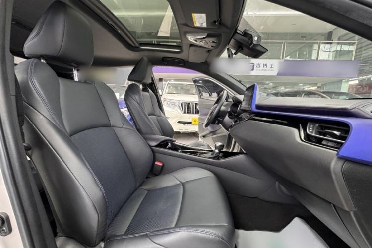 Used Toyota C-HR 2020 2.0L Leading Edition Interior 4