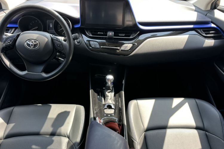 Used Toyota C-HR 2020 2.0L Leading Edition Interior 4