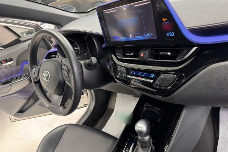 Used Toyota C-HR 2020 2.0L Leading Edition Interior 6