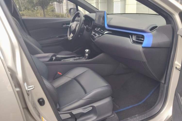 Used Toyota C-HR 2020 2.0L Leading Edition Interior 6