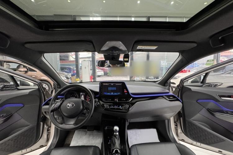 Used Toyota C-HR 2020 2.0L Leading Edition Interior 7