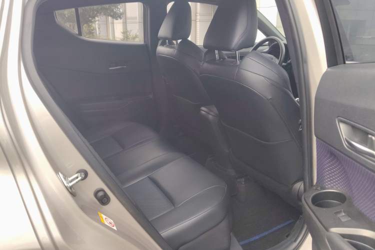 Used Toyota C-HR 2020 2.0L Leading Edition Interior 7