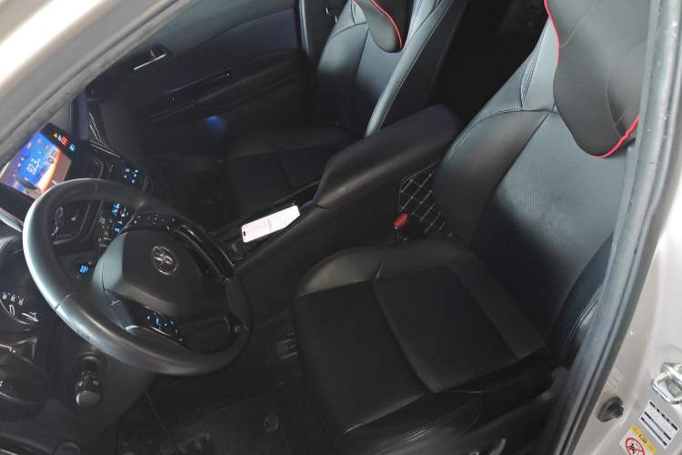 Used Toyota C-HR 2020 2.0L Luxury Edition Left Front Seat