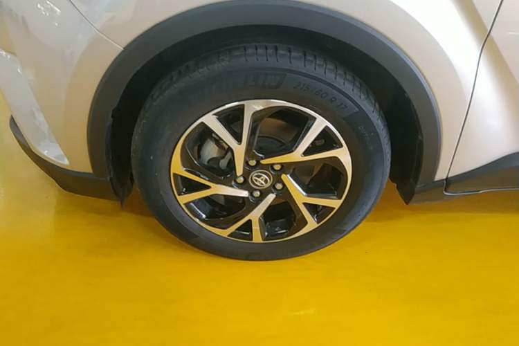 Used Toyota C-HR 2020 2.0L Leading Edition Left Front Wheel Hub
