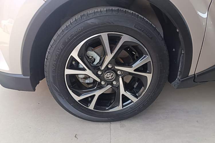Used Toyota C-HR 2020 2.0L Leading Edition Left Front Wheel Hub