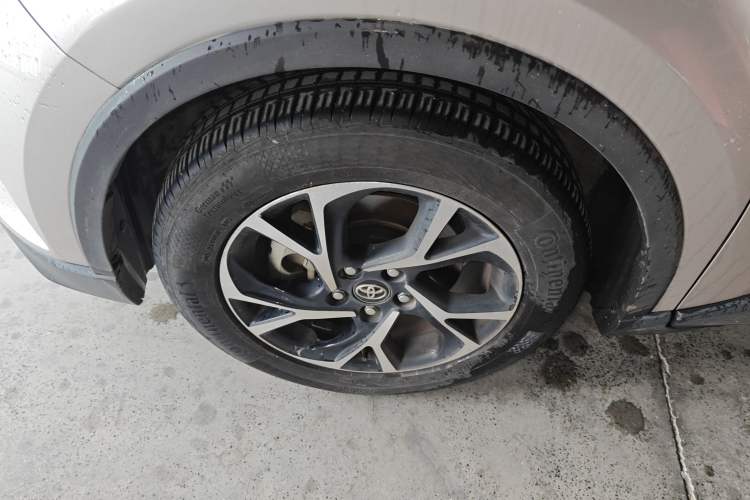 Used Toyota C-HR 2020 2.0L Luxury Edition Left Front Wheel Hub