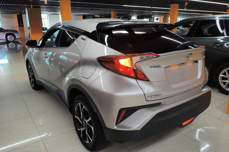 Used Toyota C-HR 2020 2.0L Leading Edition Rear Left 45 Deg