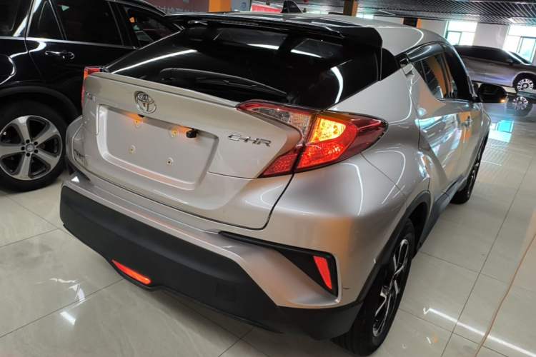 Used Toyota C-HR 2020 2.0L Leading Edition Rear Right 45 Deg