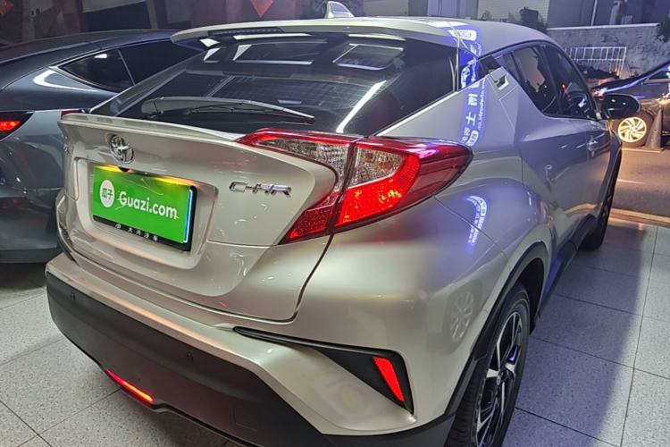 Used Toyota C-HR 2020 2.0L Leading Edition Rear Right 45 Deg