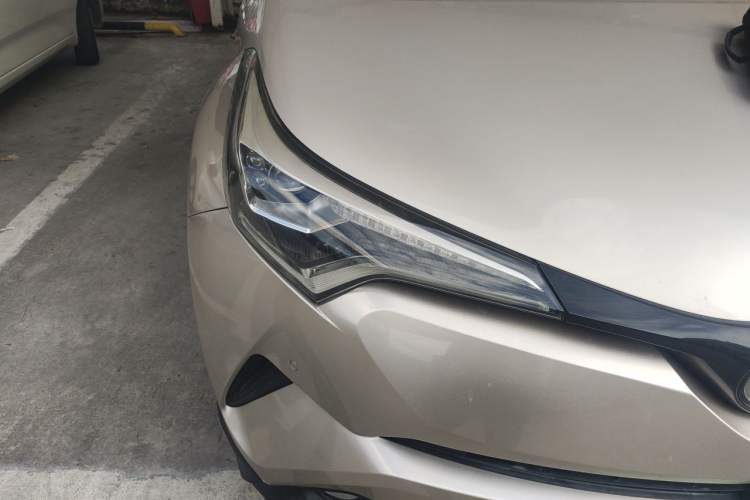 Used Toyota C-HR 2020 2.0L Luxury Edition Right Front Headlight