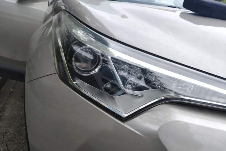Used Toyota C-HR 2020 2.0L Comfort Edition Right Front Headlight