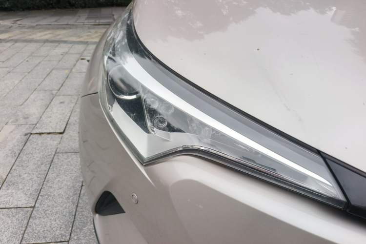 Used Toyota C-HR 2020 2.0L Leading Edition Right Front Headlight