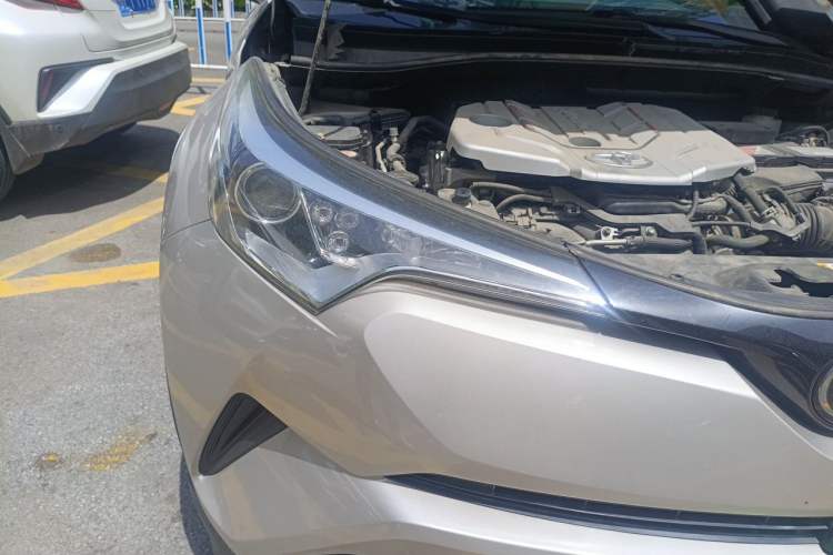 Used Toyota C-HR 2020 2.0L Leading Edition Right Front Headlight
