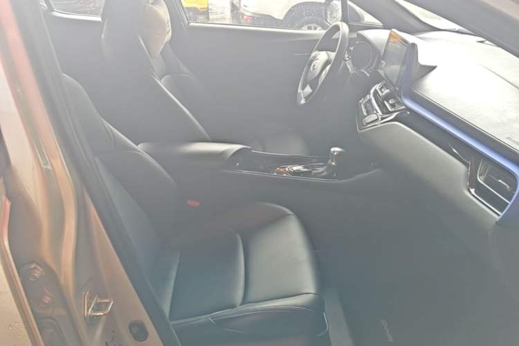 Used Toyota C-HR 2020 2.0L Leading Edition Right Front Seat