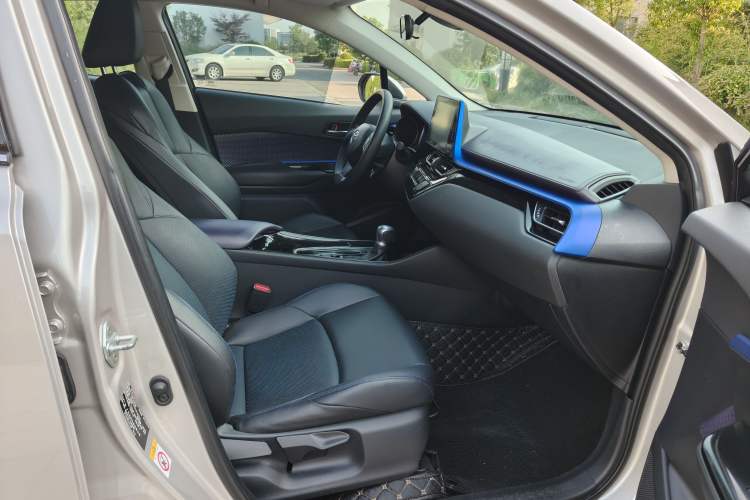 Used Toyota C-HR 2020 2.0L Leading Edition Right Front Seat