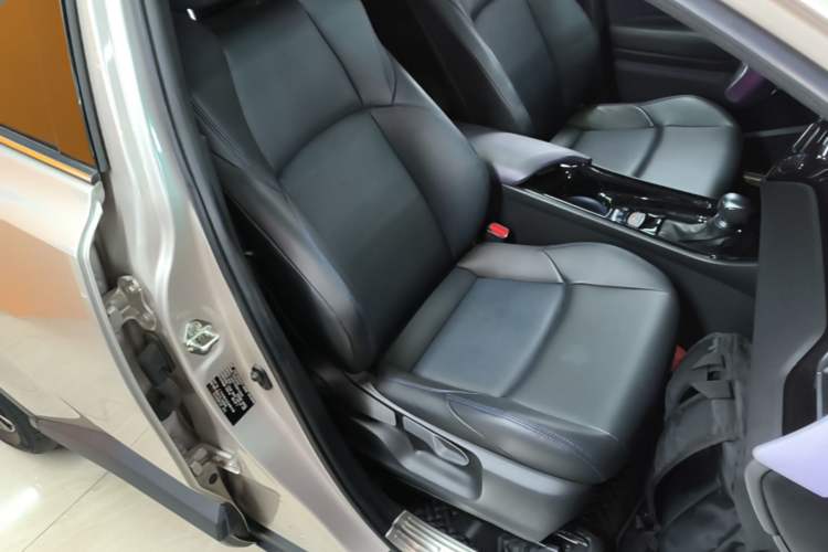 Used Toyota C-HR 2020 2.0L Leading Edition Right Front Seat
