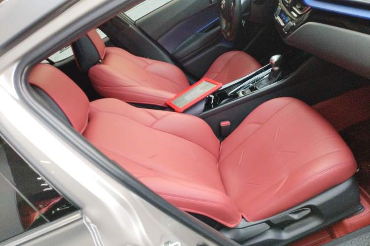 Used Toyota C-HR 2020 2.0L Leading Edition Right Front Seat