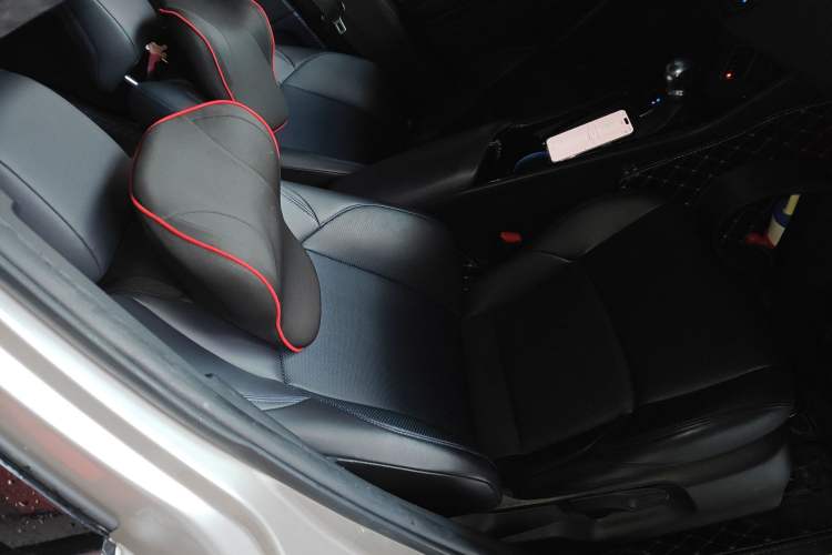 Used Toyota C-HR 2020 2.0L Luxury Edition Right Front Seat