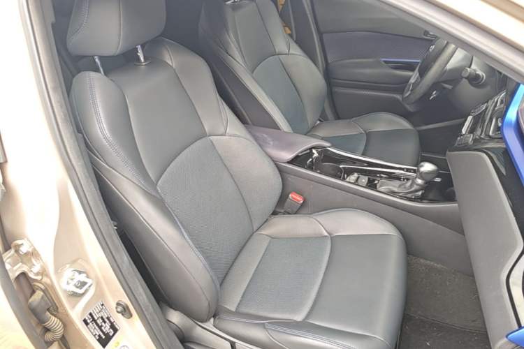 Used Toyota C-HR 2020 2.0L Leading Edition Right Front Seat