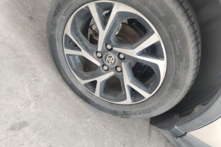 Used Toyota C-HR 2020 2.0L Luxury Edition Right Front Wheel Hub