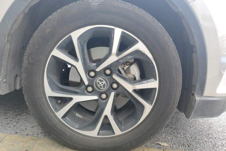 Used Toyota C-HR 2020 2.0L Comfort Edition Right Front Wheel Hub