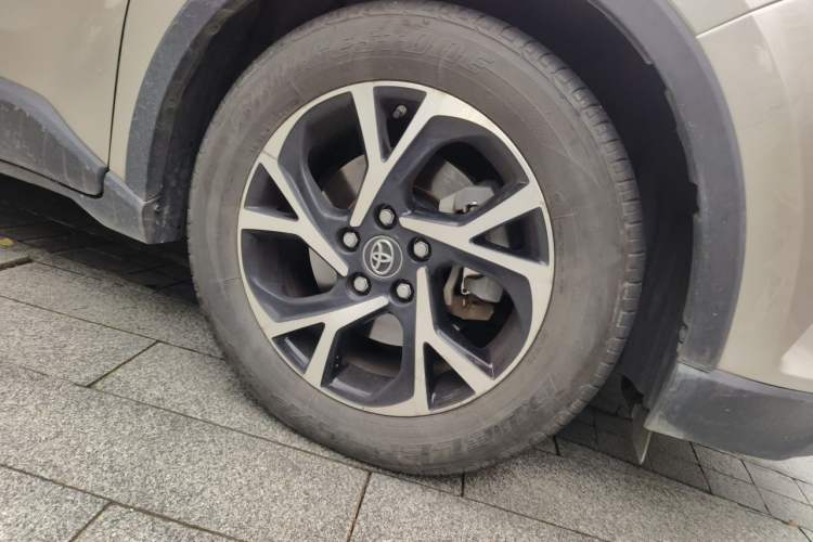Used Toyota C-HR 2020 2.0L Leading Edition Right Front Wheel Hub